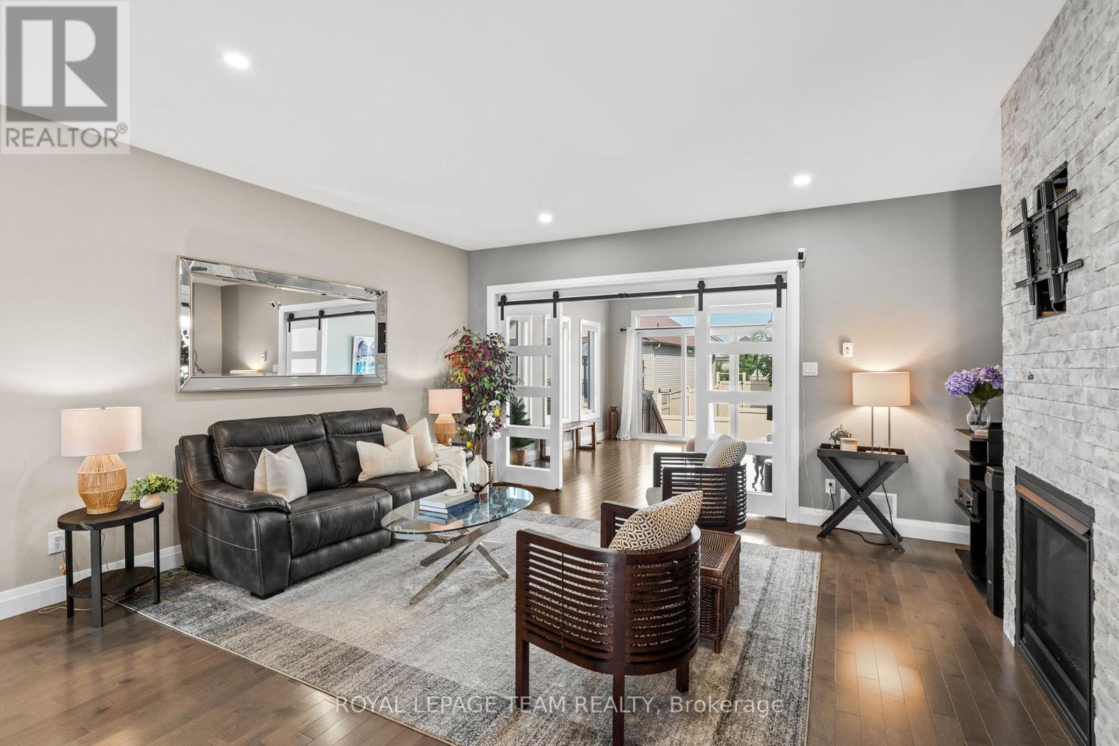 Photo 13 of 14 Granite Street, Clarencerockland ON