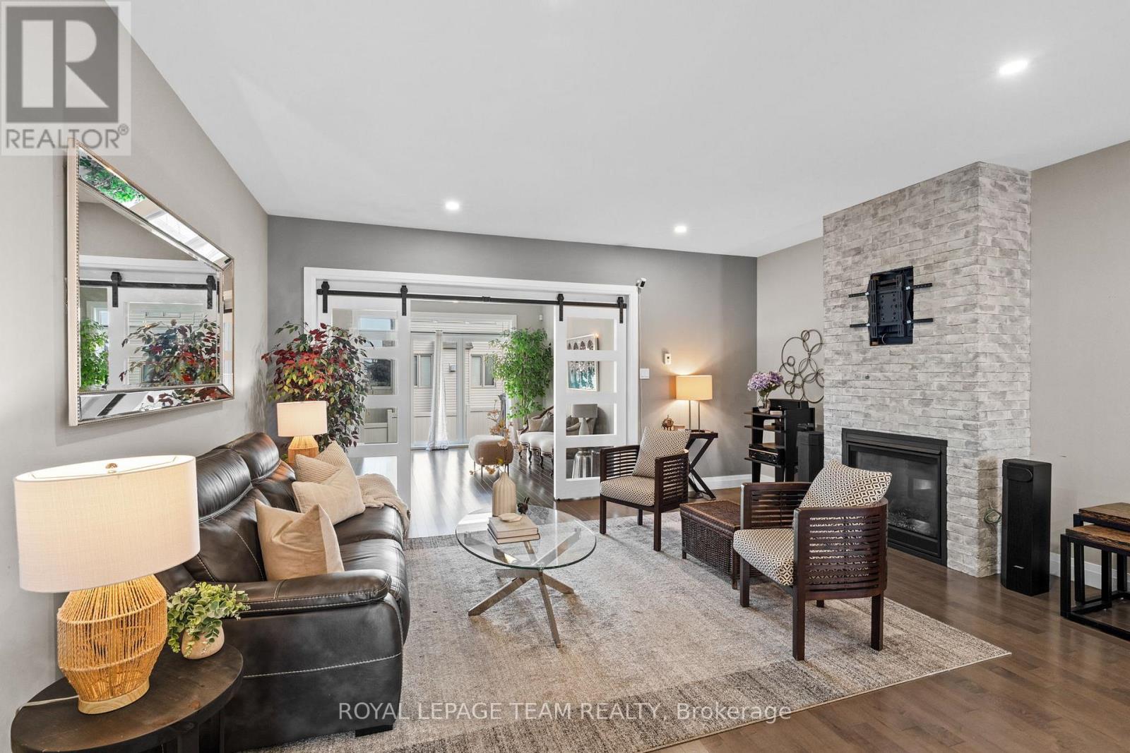 Photo 14 of 14 Granite Street, Clarencerockland ON