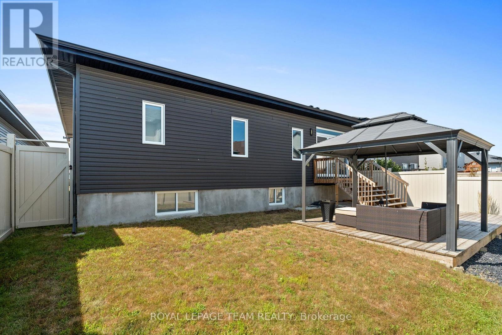 Photo 42 of 14 Granite Street, Clarencerockland ON