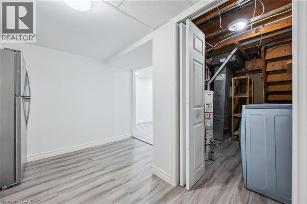 Photo 29 of 21 Forest Glen Court, Kitchener ON