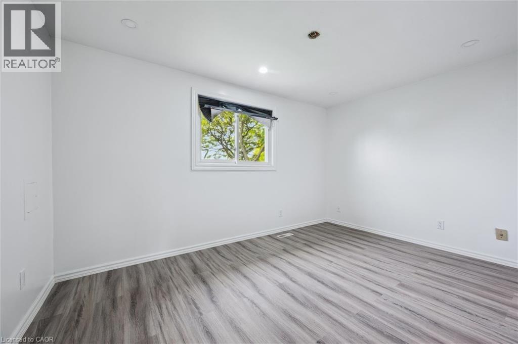 Photo 21 of 21 Forest Glen Court, Kitchener ON