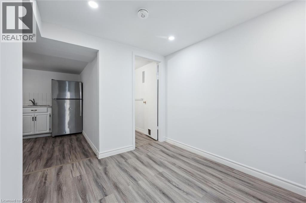 Photo 27 of 21 Forest Glen Court, Kitchener ON