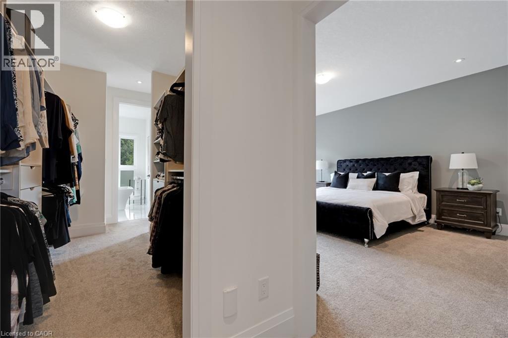Photo 29 of 521 Bridgemill Crescent, Kitchener ON
