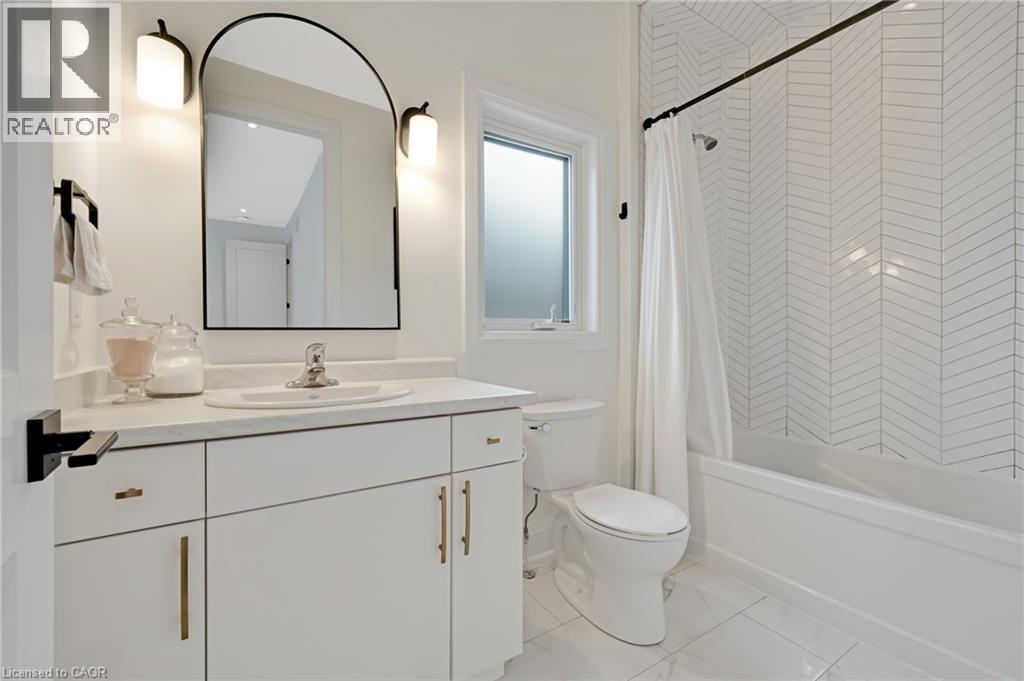 Photo 24 of 521 Bridgemill Crescent, Kitchener ON