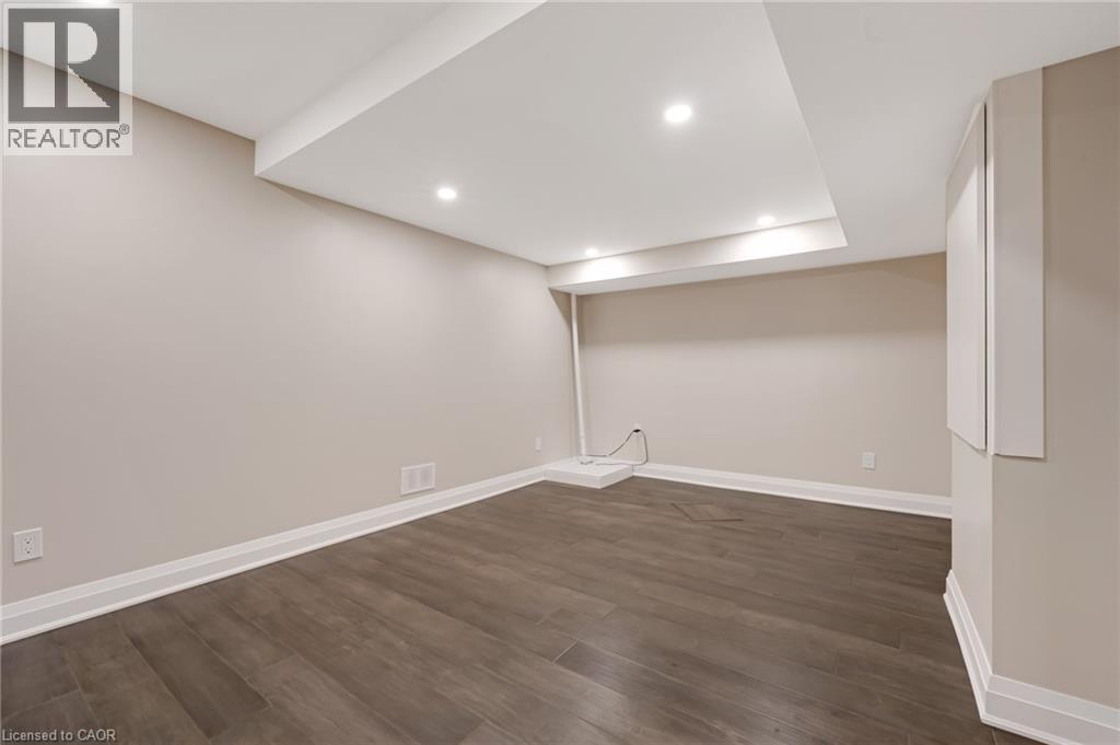 Photo 37 of 521 Bridgemill Crescent, Kitchener ON