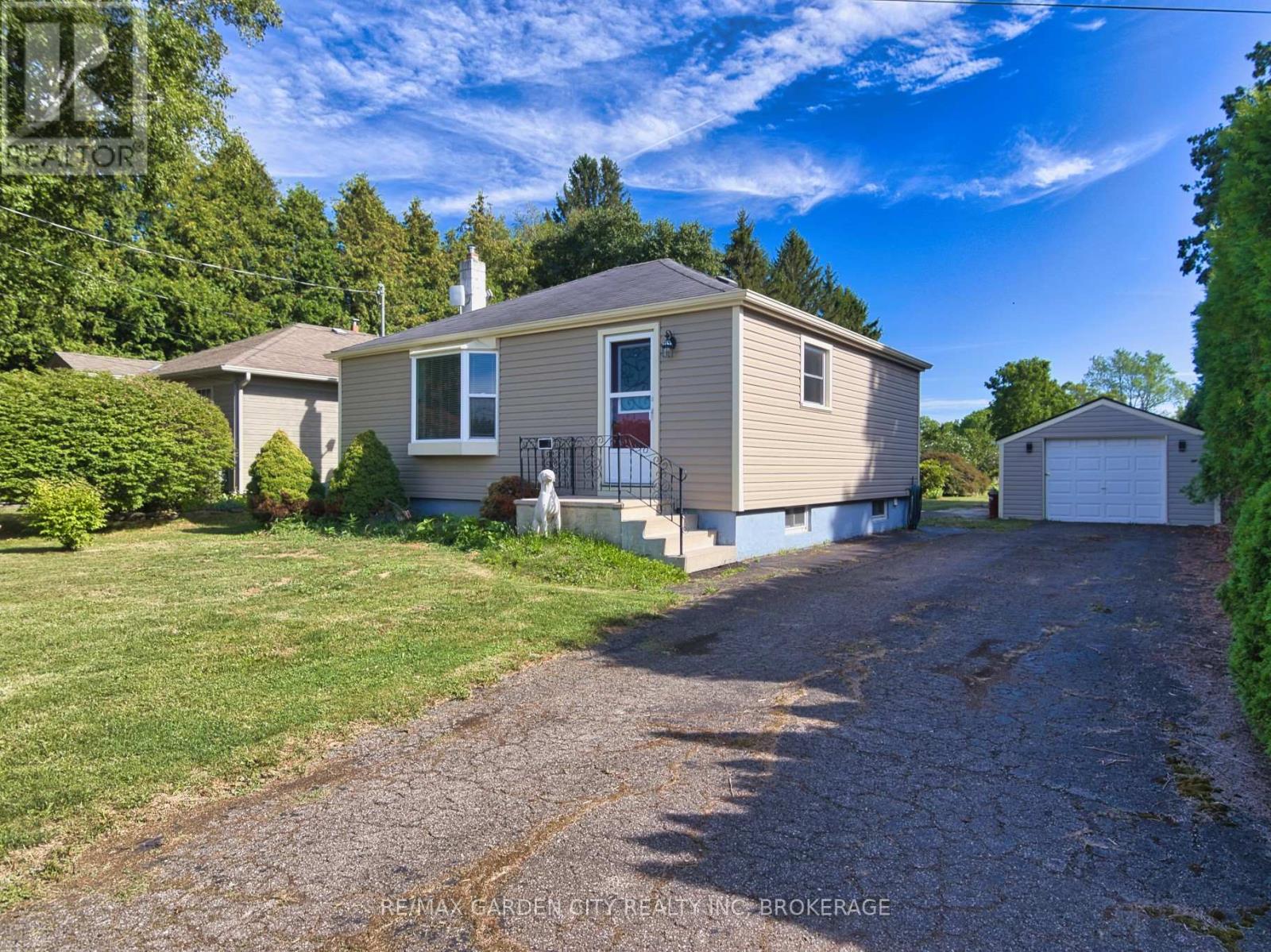 Photo 30 of 2430 Red Maple Avenue, Lincoln ON
