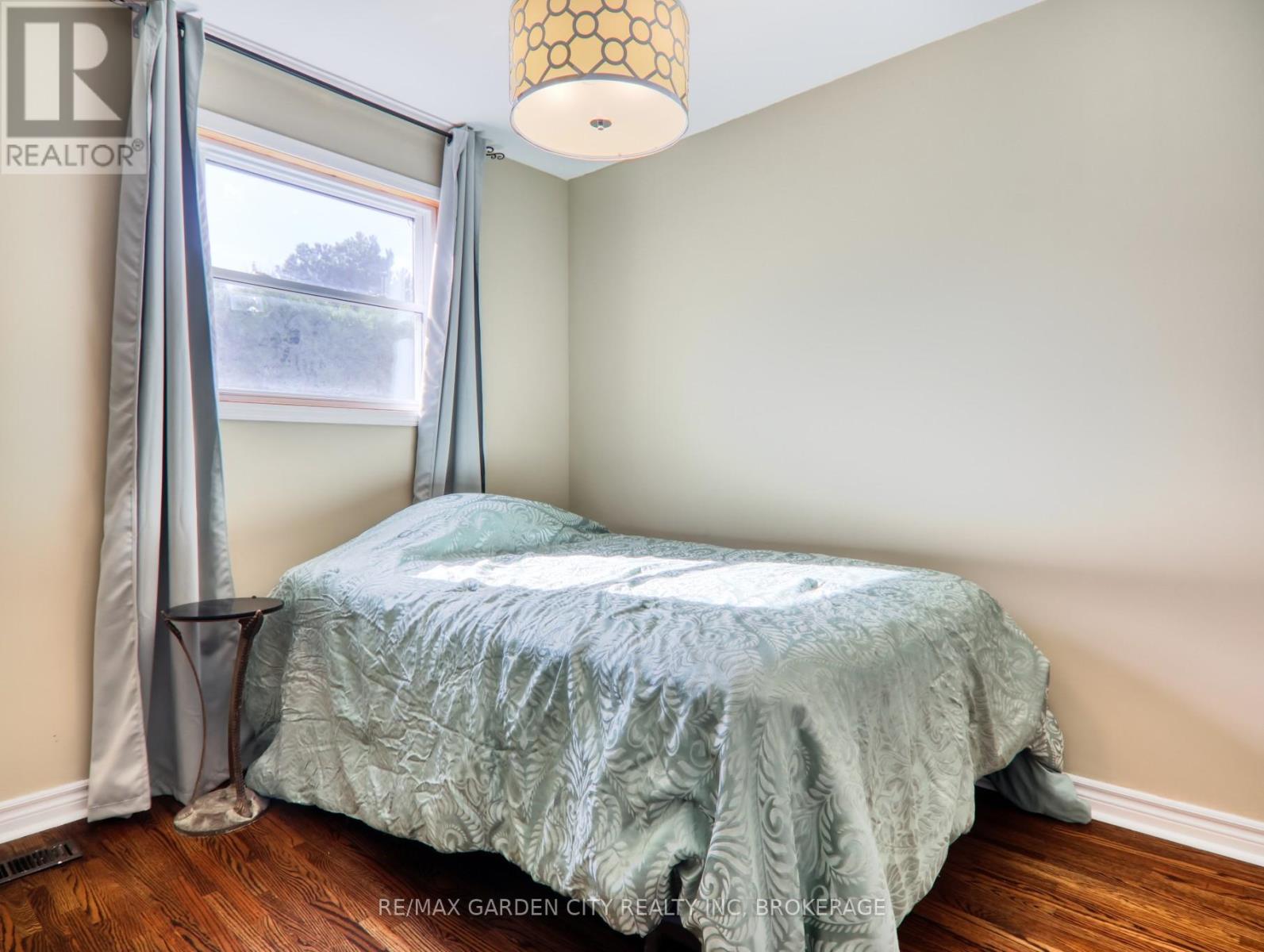 Photo 2 of 2430 Red Maple Avenue, Lincoln ON