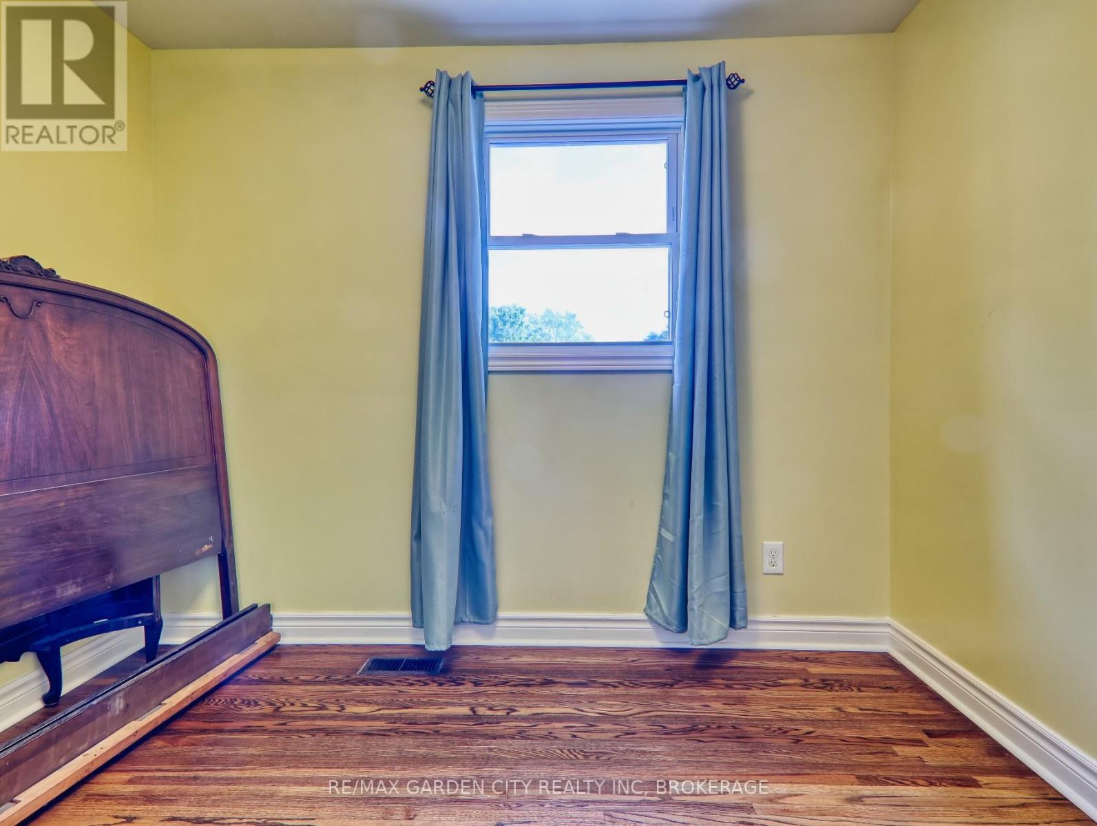 Photo 17 of 2430 Red Maple Avenue, Lincoln ON