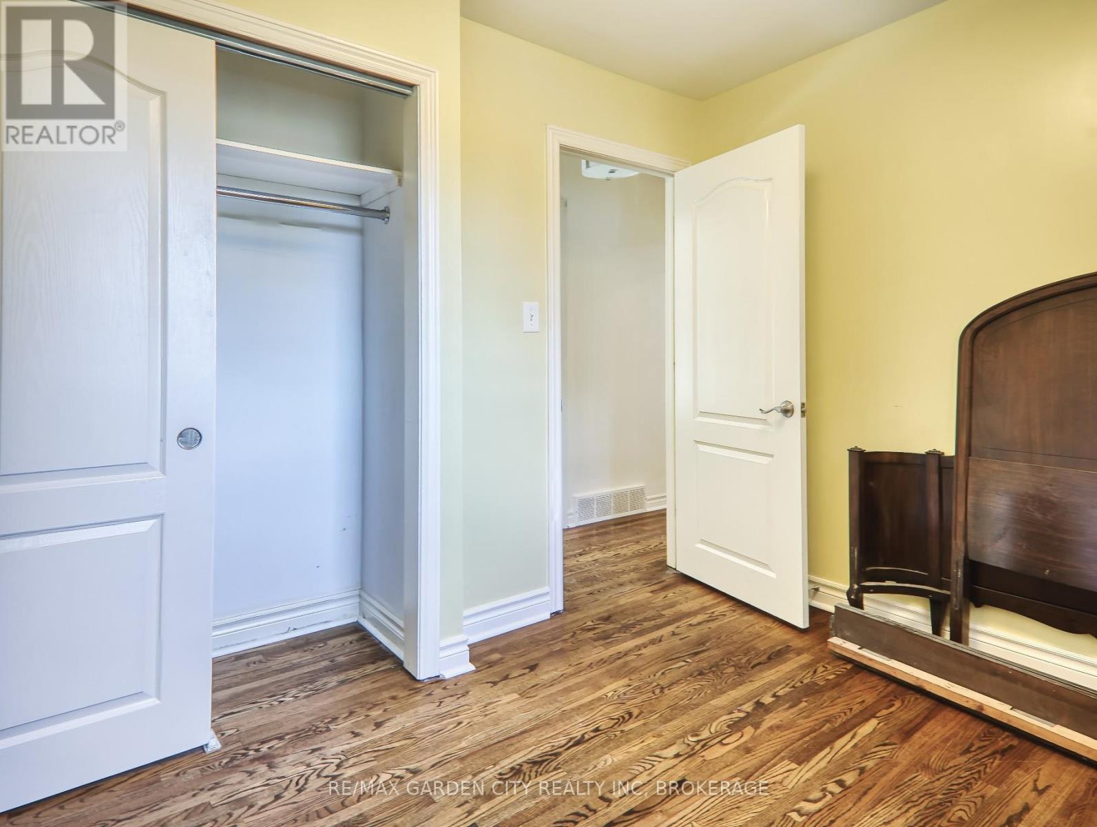 Photo 48 of 2430 Red Maple Avenue, Lincoln ON