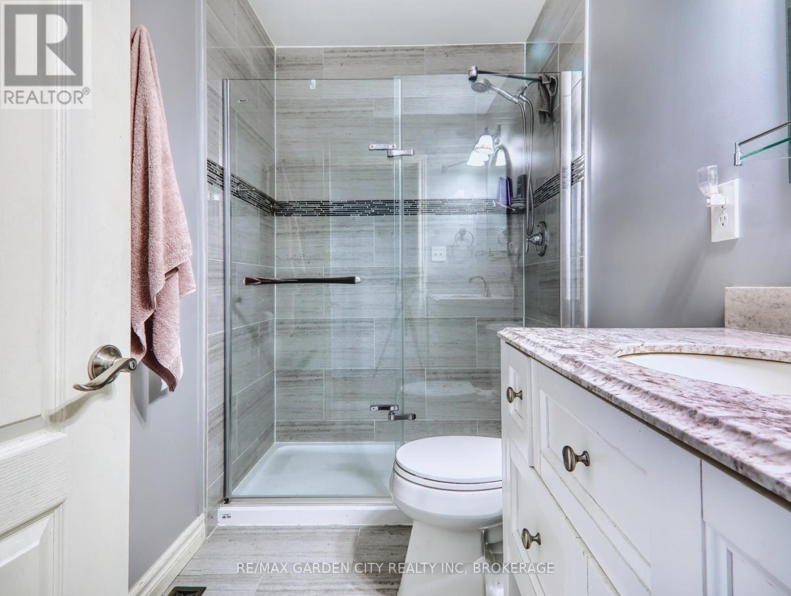 Photo 44 of 2430 Red Maple Avenue, Lincoln ON