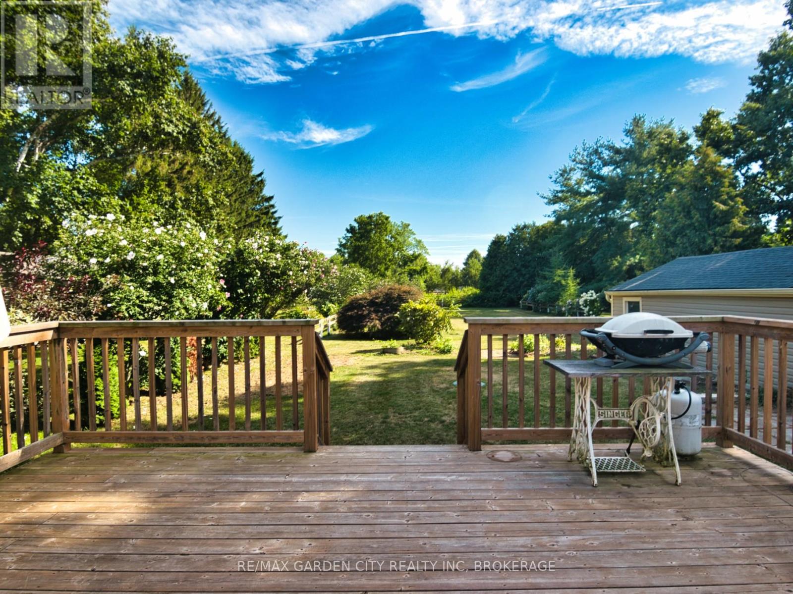 Photo 12 of 2430 Red Maple Avenue, Lincoln ON