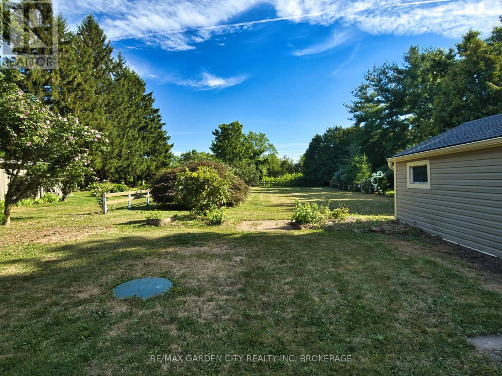 Photo 5 of 2430 Red Maple Avenue, Lincoln ON