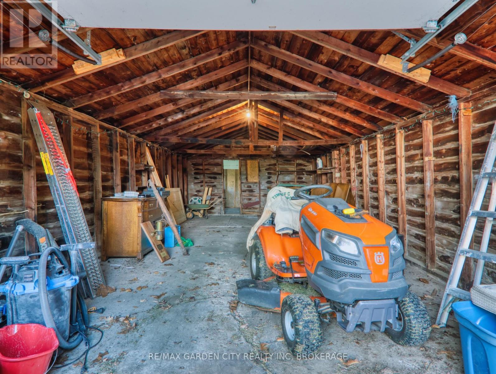 Photo 6 of 2430 Red Maple Avenue, Lincoln ON