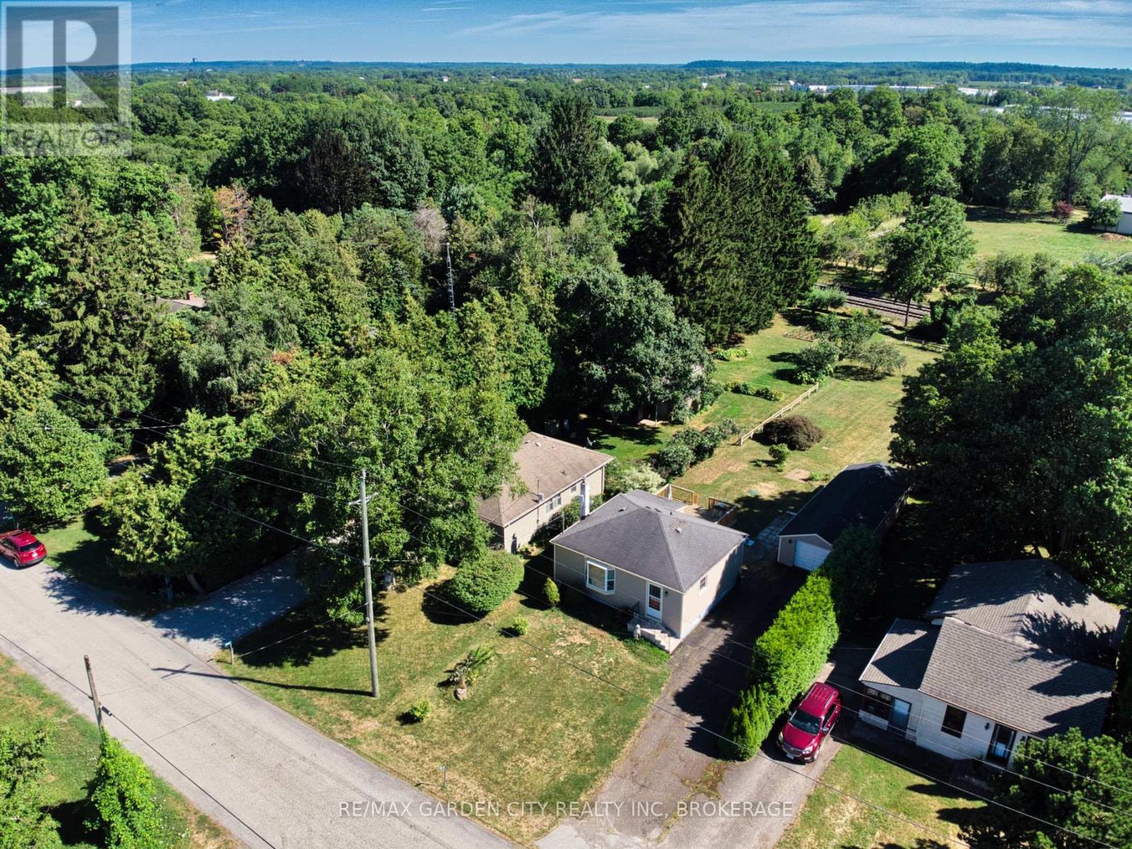 Photo 18 of 2430 Red Maple Avenue, Lincoln ON