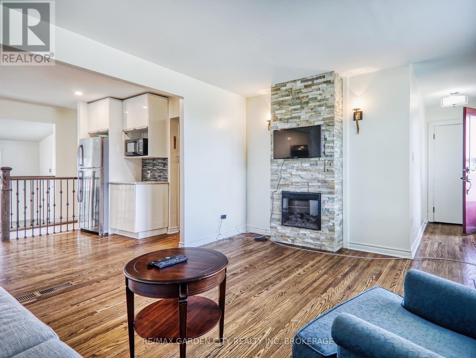 Photo 14 of 2430 Red Maple Avenue, Lincoln ON