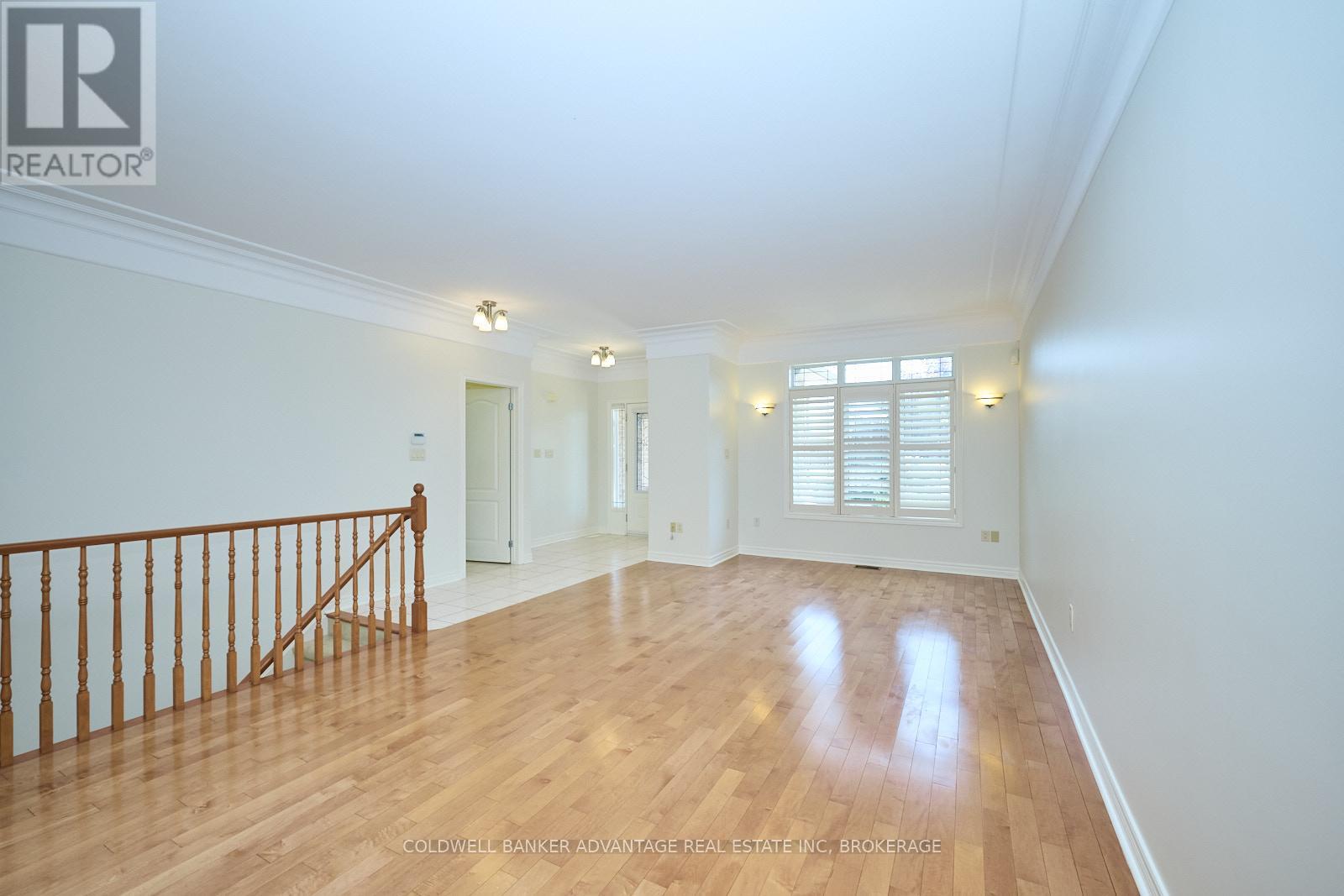 Photo 8 of 54 Bridgewater Court, Welland ON