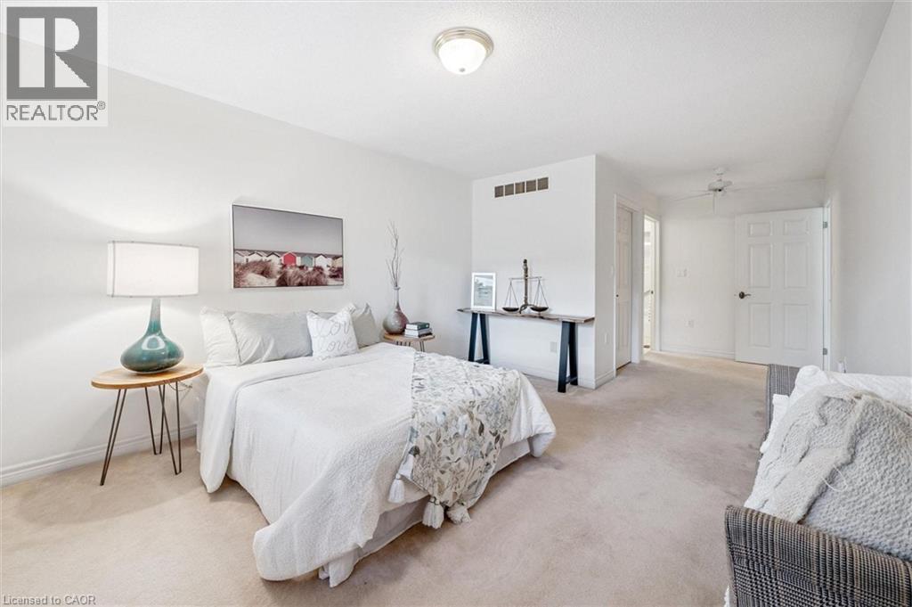 Photo 10 of 3 Gardenview Court, Guelph ON