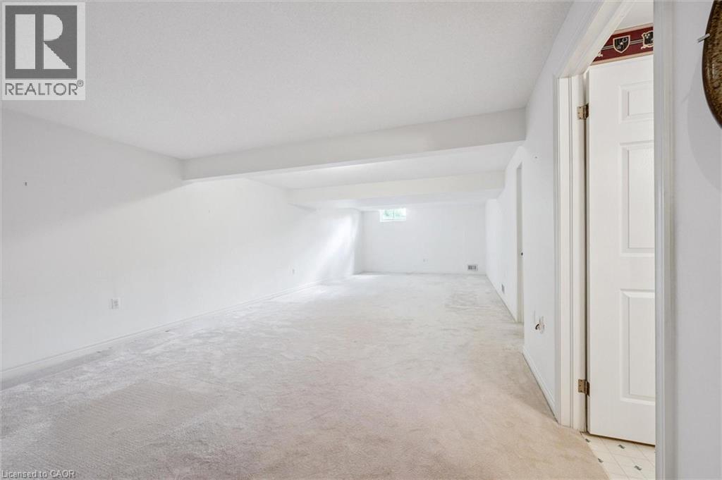 Photo 4 of 3 Gardenview Court, Guelph ON