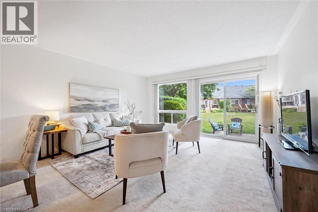 Photo 8 of 3 Gardenview Court, Guelph ON