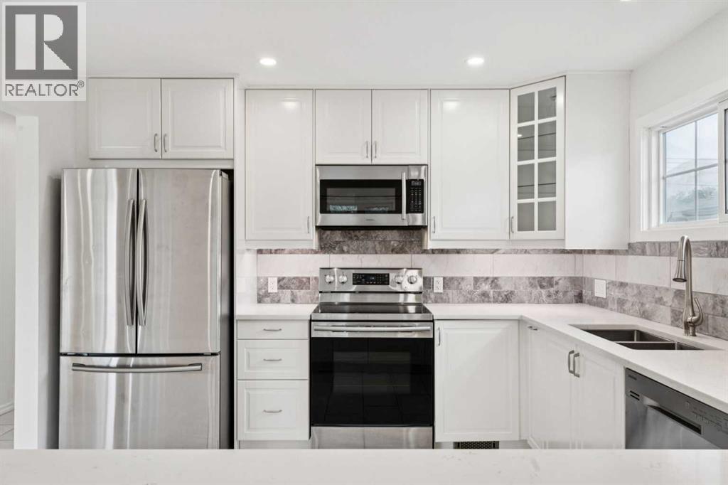 Single Family House Bi-level for Sale in   Avenue NE Huntington Hills Calgary 