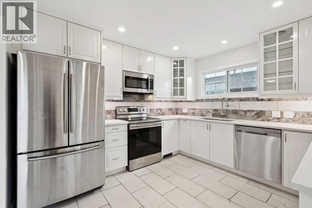 Single Family House Bi-level for Sale in   Avenue NE Huntington Hills Calgary 