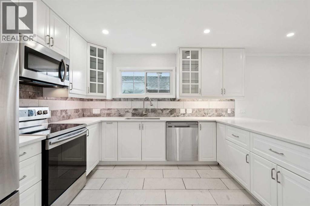 Single Family House Bi-level for Sale in   Avenue NE Huntington Hills Calgary 