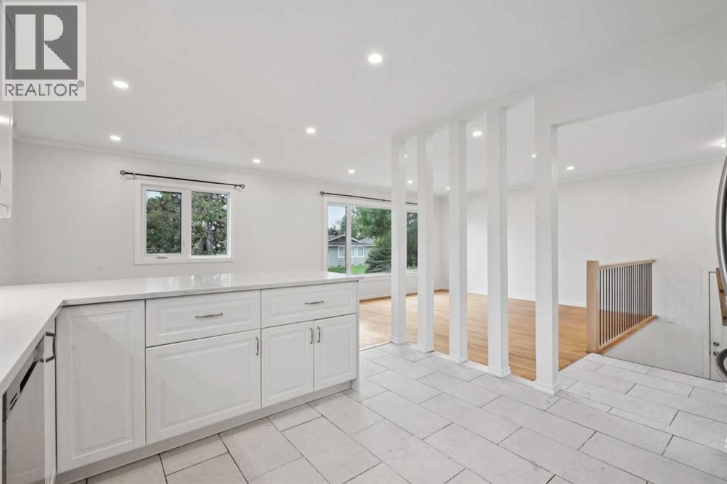 Single Family House Bi-level for Sale in   Avenue NE Huntington Hills Calgary 