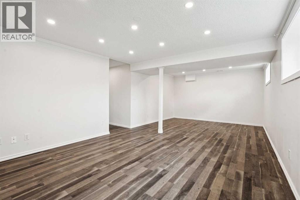 Single Family House Bi-level for Sale in   Avenue NE Huntington Hills Calgary 