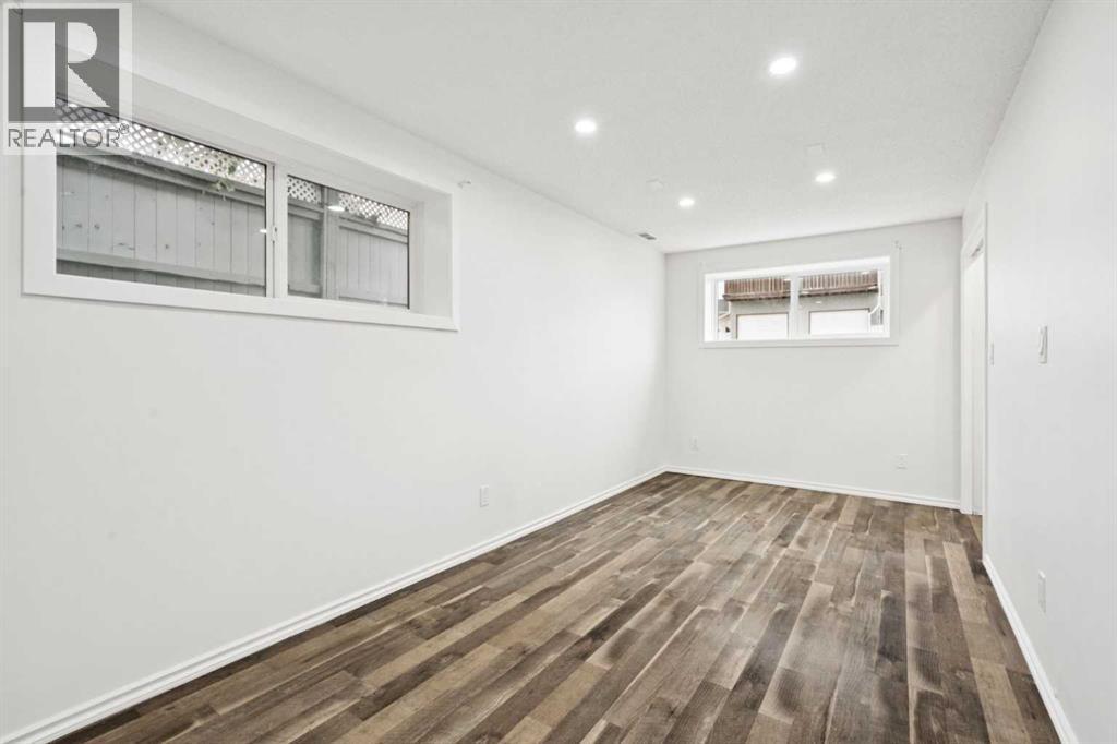 Single Family House Bi-level for Sale in   Avenue NE Huntington Hills Calgary 