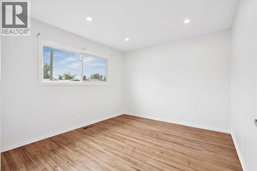 Single Family House Bi-level for Sale in   Avenue NE Huntington Hills Calgary 