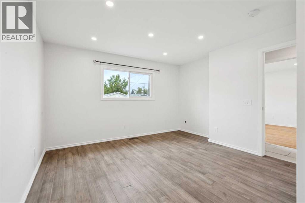 Single Family House Bi-level for Sale in   Avenue NE Huntington Hills Calgary 