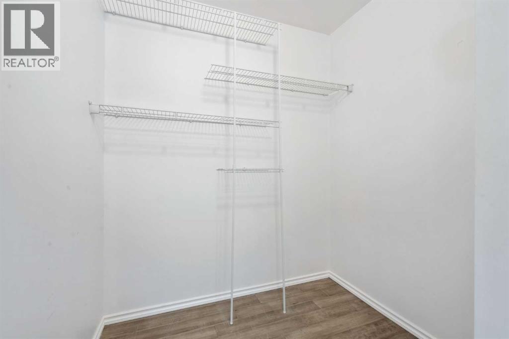 Single Family House Bi-level for Sale in   Avenue NE Huntington Hills Calgary 