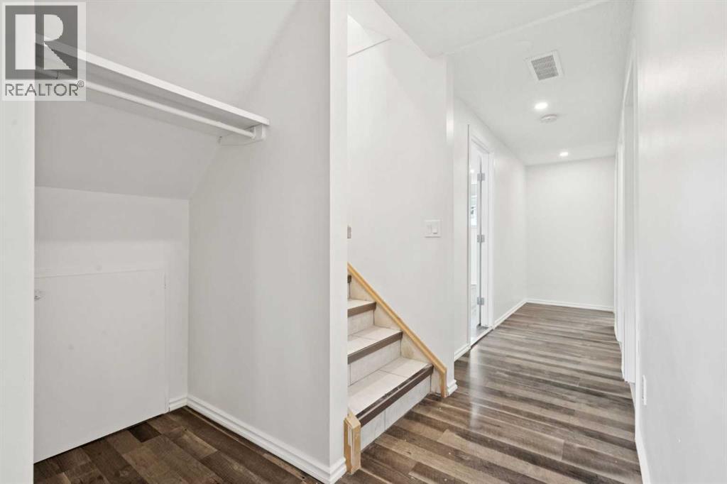 Single Family House Bi-level for Sale in   Avenue NE Huntington Hills Calgary 