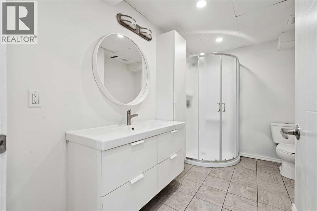 Single Family House Bi-level for Sale in   Avenue NE Huntington Hills Calgary 