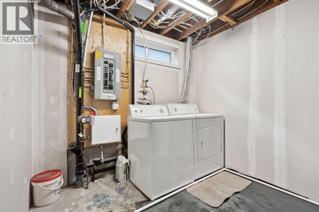 Single Family House Bi-level for Sale in   Avenue NE Huntington Hills Calgary 