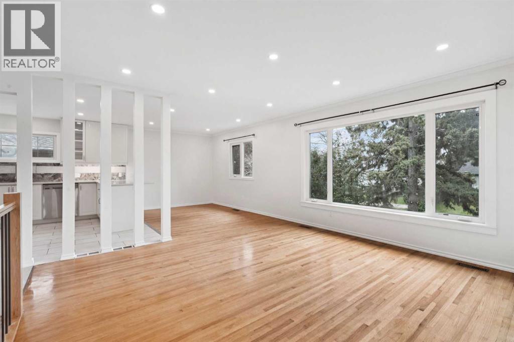 Single Family House Bi-level for Sale in   Avenue NE Huntington Hills Calgary 