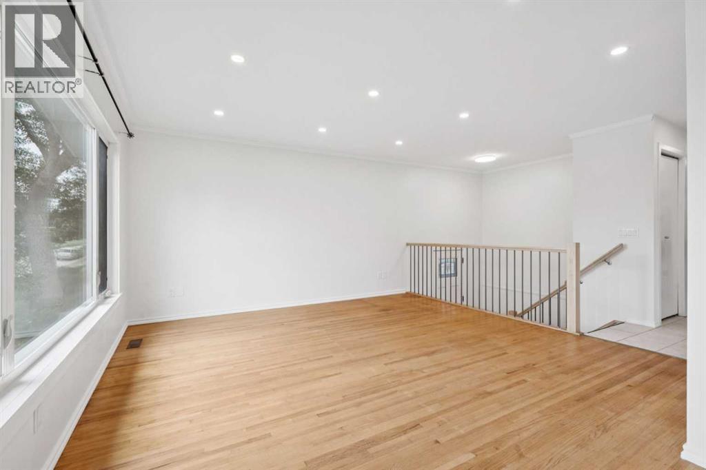 Single Family House Bi-level for Sale in   Avenue NE Huntington Hills Calgary 