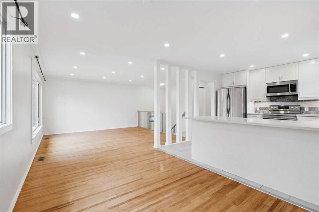 Single Family House Bi-level for Sale in   Avenue NE Huntington Hills Calgary 