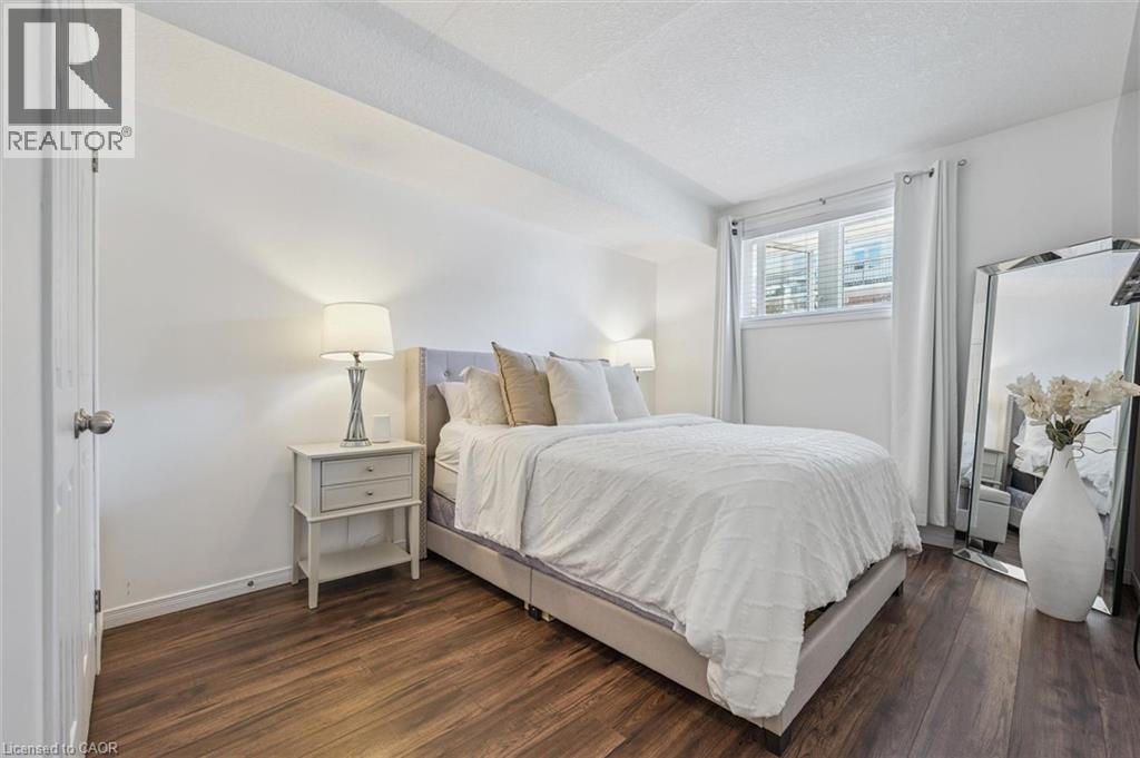 Photo 15 of 20 Sienna Street Unit D, Kitchener ON