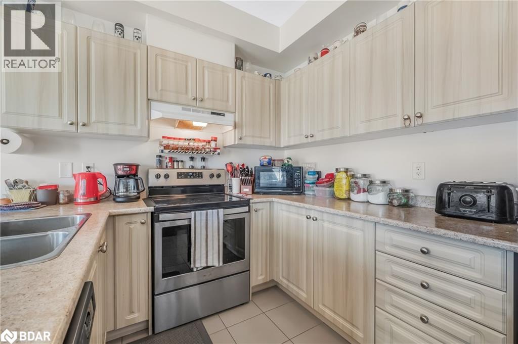 Photo 12 of 206 Isabella Drive, Orillia ON