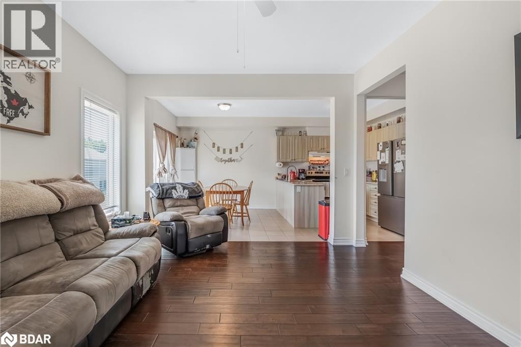 Photo 3 of 206 Isabella Drive, Orillia ON
