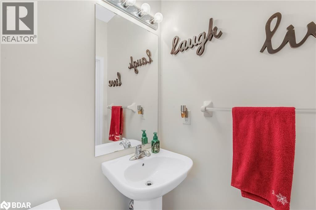 Photo 4 of 206 Isabella Drive, Orillia ON