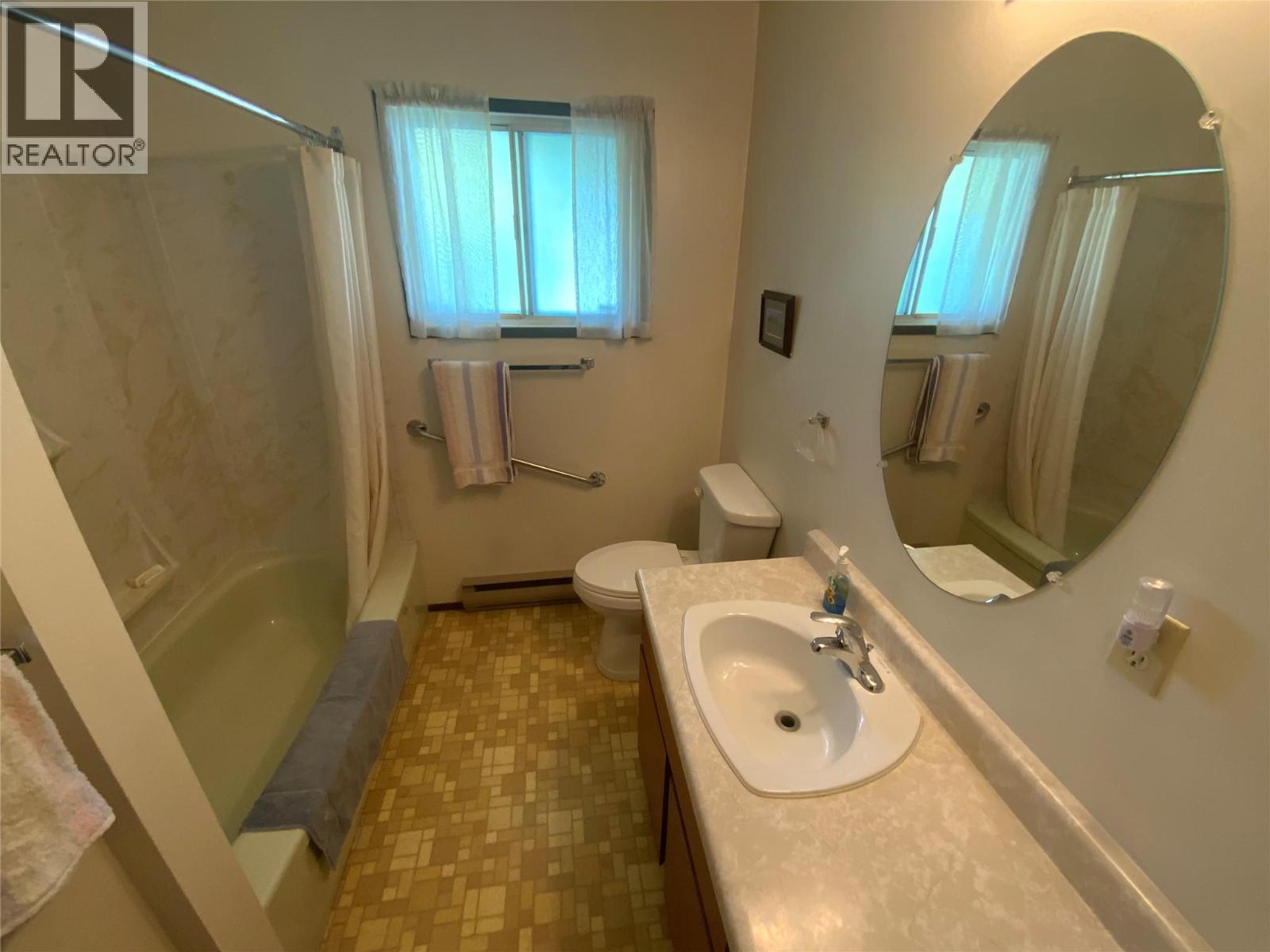 2116 Main Street, Cawston