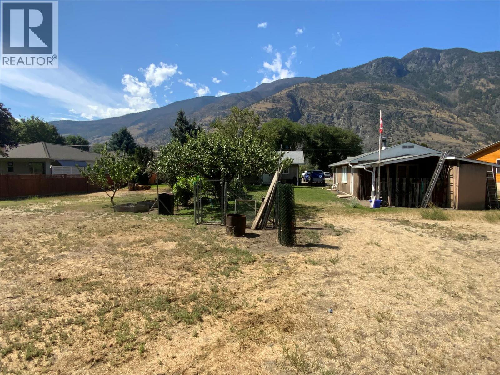 2116 Main Street, Cawston