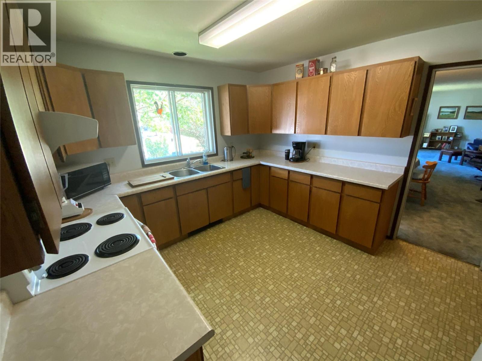 2116 Main Street, Cawston