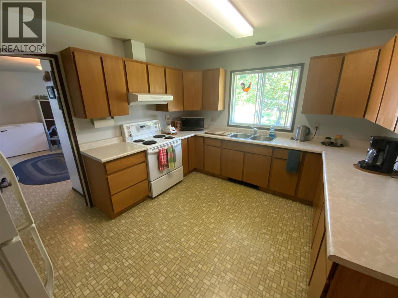 2116 Main Street, Cawston