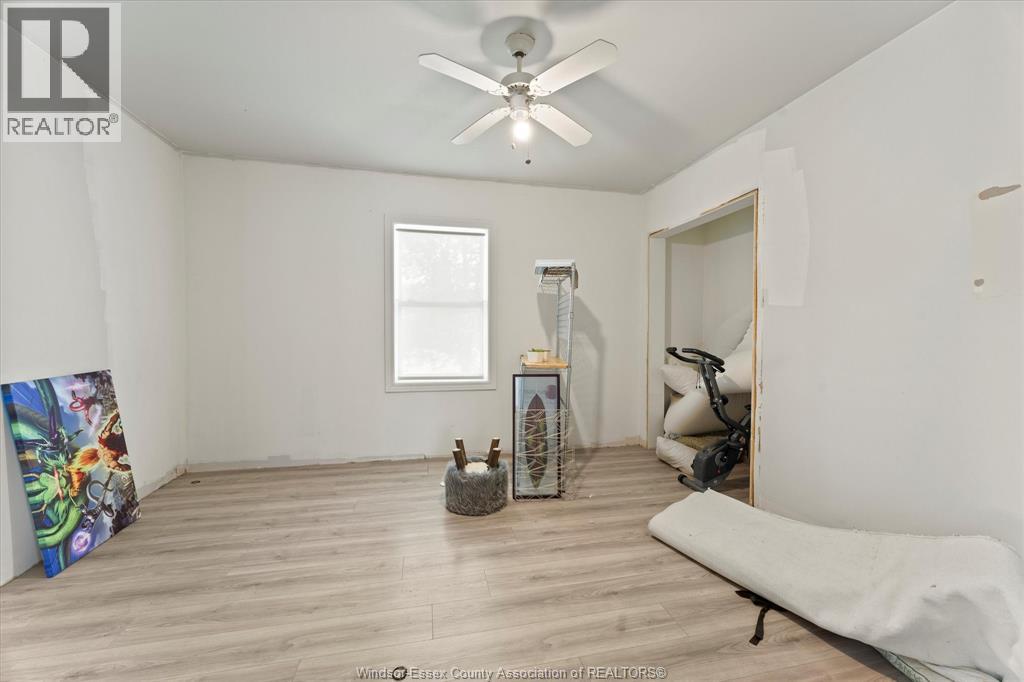 Photo 14 of 528 Mersea Road 8, Leamington ON