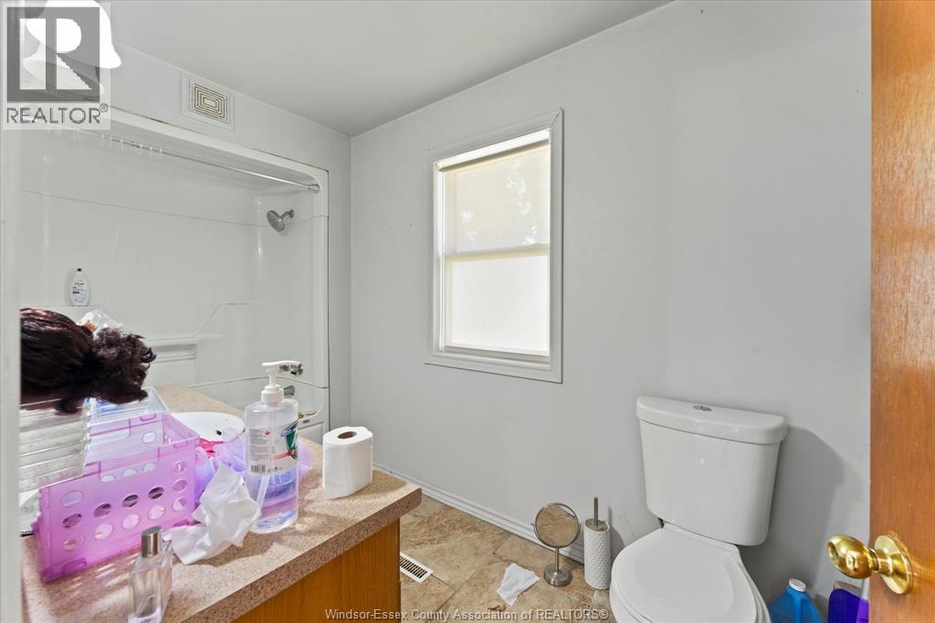 Photo 16 of 528 Mersea Road 8, Leamington ON