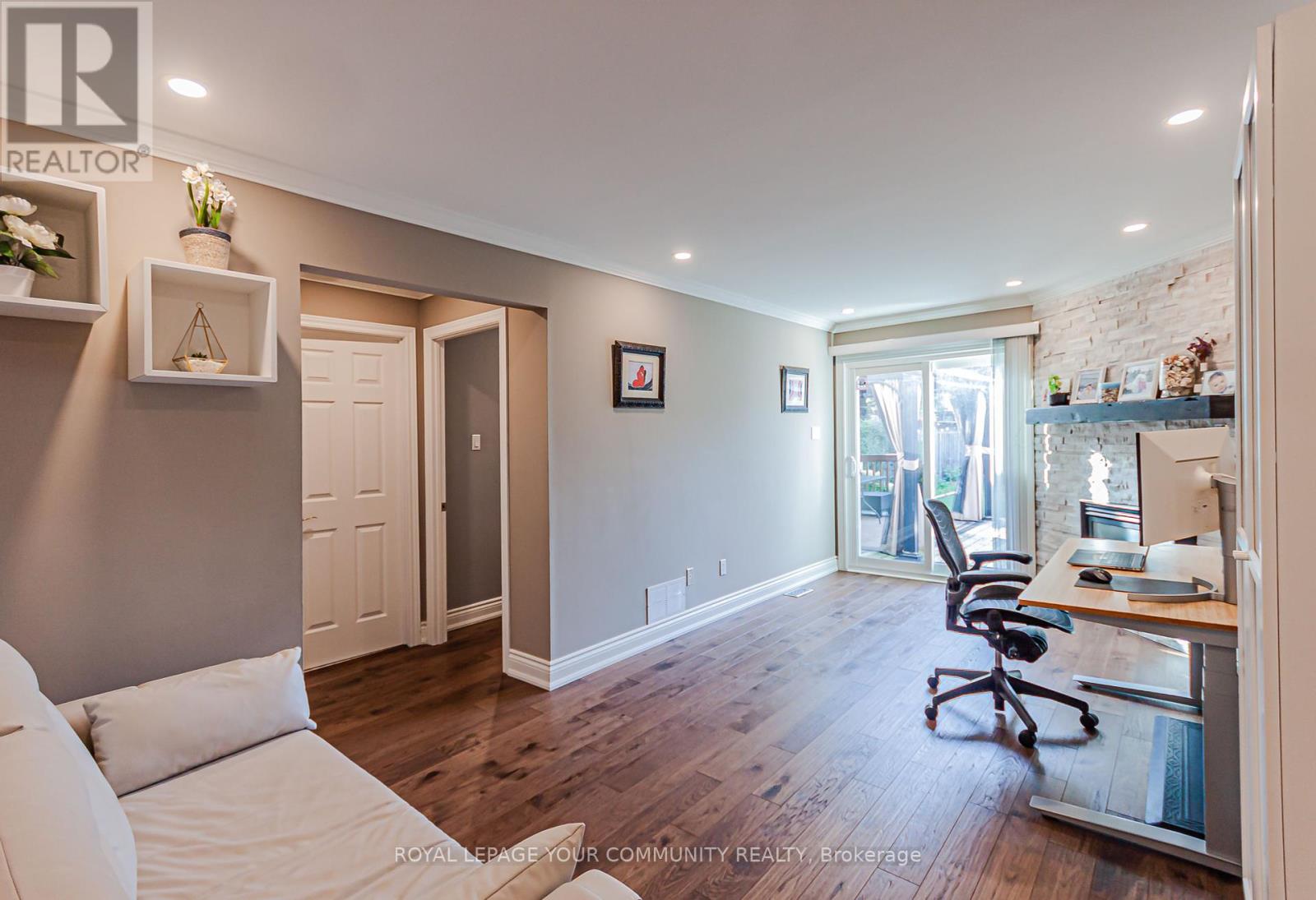 Photo 10 of 2903 Salerno Crescent, Mississauga ON