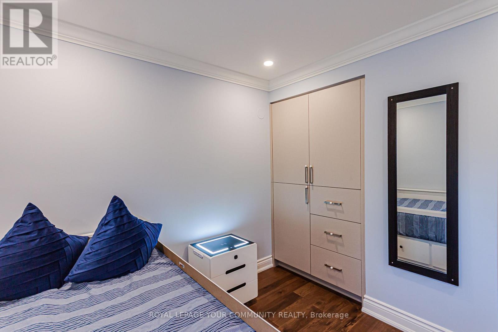 Photo 23 of 2903 Salerno Crescent, Mississauga ON